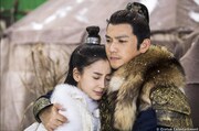 禁断の恋に落ちていく女軍師・白娉婷（左）と武将・楚北捷（右）。アンジェラベイビー（楊穎）とウォレス・チョン（鍾漢良）がそれぞれ演じている
