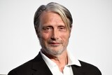 来日したマッツ・ミケルセン。映画「さよなら、僕の英雄」の舞台挨拶に登壇し、トークを展開した