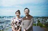 「箱の中の羊」メイキングカット。夫婦役の野呂佳代（左）と角田晃広（右）