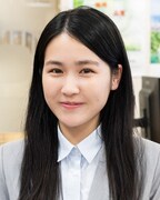 富川葵を演じる辻凪子