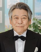海野二郎を演じるおかやまはじめ