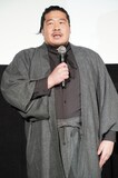「四月の余白」完成披露舞台挨拶に登壇した一ノ瀬ワタル