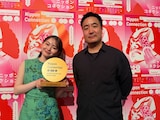 ドイツ・フランクフルトで開催された日本映画祭ニッポン・コネクションにて、映画「NEW GROUP」主演の山田杏奈（左）と監督の下津優太（右）
