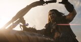 「スーパーガール」新場面写真。ジェイソン・モモア演じるロボ