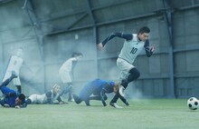高橋文哉主演「ブルーロック」場面写真14点一挙解禁、YouTube新企画も始動