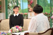 「徹子の部屋」6月11日放送より、ゲストの木村多江（奥）とMCの黒柳徹子（手前）