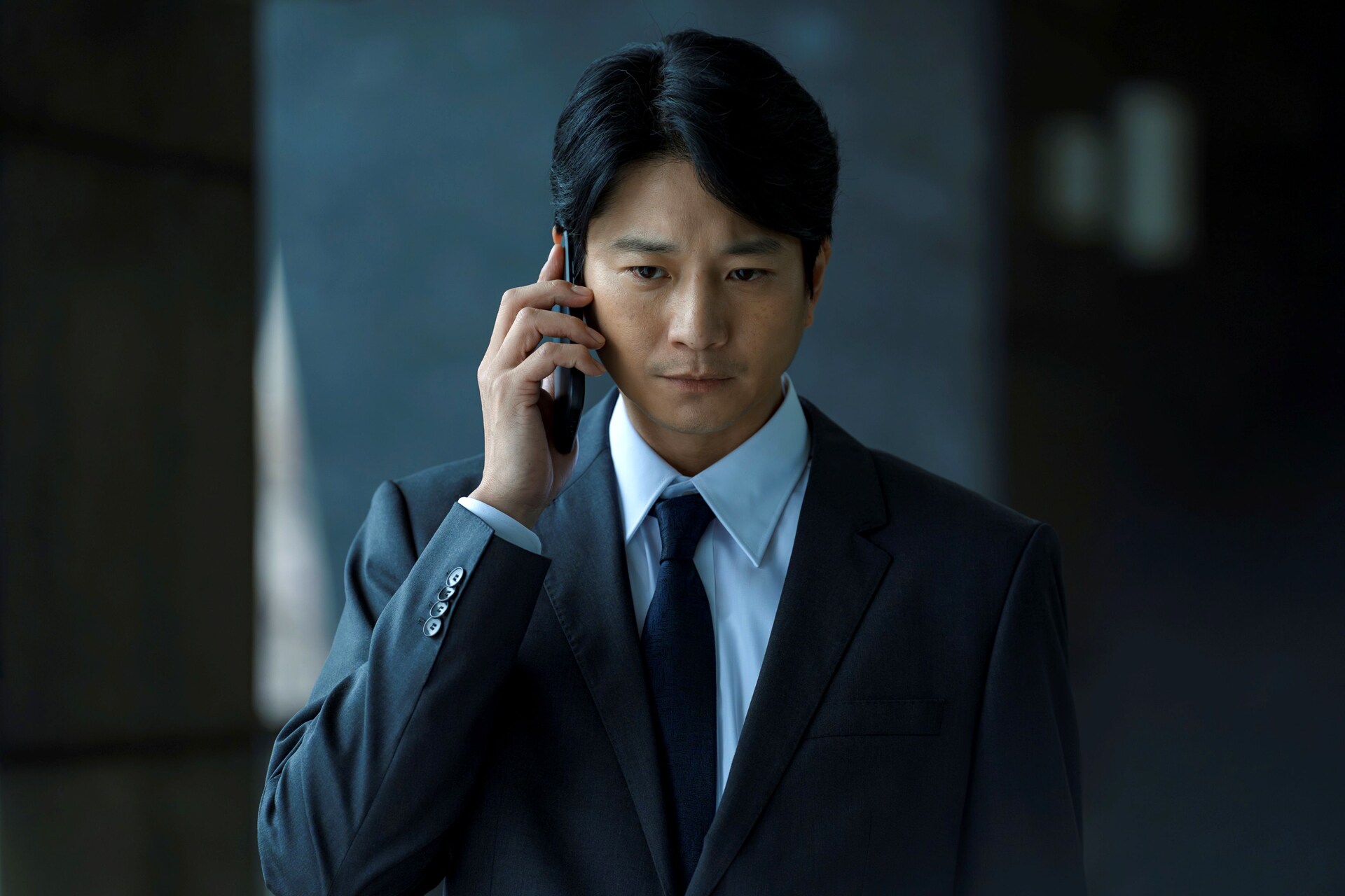 向井理主演で久坂部羊の小説「MR」WOWOWでドラマ化、医療現場と製薬業界の裏側描く