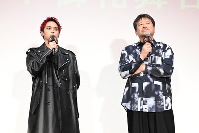 左からNovel Core、佐藤二朗