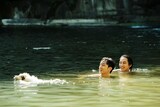台湾映画「鯨が消えた入り江」より、左からテレンス・ラウ（劉俊謙）演じる天宇（ティエンユー）、フェンディ・ファン（范少勳）演じる阿翔（アシャン）
