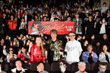 伝記映画「Michael／マイケル」“最速アフタートークイベント”の様子。中央左からアヤノダガネ、マイケル富岡、高橋芳朗