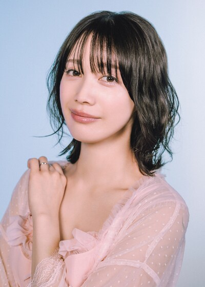 夫から“公認不倫”を提案される主婦・花恵を演じる中村ゆりか