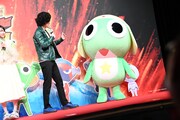 左から粗品（霜降り明星）、ケロロ軍曹