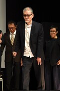 第35回日本映画プロフェッショナル大賞授賞式に登壇した塩見三省