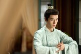 中国ドラマ「恋の一手は計画的に～貴公子に囲まれて～」で陸家の若様・陸昀を演じたファン・イールン（方逸倫）。2013年に韓国と中国でアイドルグループM4Mのメンバーとしてデビュー。2015年にグループが解散すると本格的に俳優の道に進むことになった