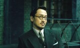 トニー・レオン（梁朝偉）とワン・イーボー（王一博）共演映画「無名」より、エリック・ワン（王伝君）演じる王（ワン）