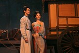 中国ドラマ「子夜帰」より、シュー・カイ（許凱）演じる梅逐雨（左）、ティエン・シーウェイ（田曦薇）演じる武禎（右）。彼らは除妖師と妖怪が対峙する場で互いの身分を知ることになる ©Shanghai Linmon Pictures. Co., Limited.