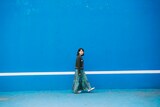 「そもそも」の書影に使用された写真。上白石萌音がメキシコで通っていた母校を再訪したときの1枚