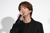 森愁斗（BUDDiiS）。ホラー映画「口に関するアンケート」初日舞台挨拶より