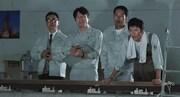 「ハッシュ！」より、佐藤二朗（左から2人目）