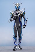 ネズミモチーフの仮面ライダーマイス。変身ベルト・マイスドライバーを胸に巻く