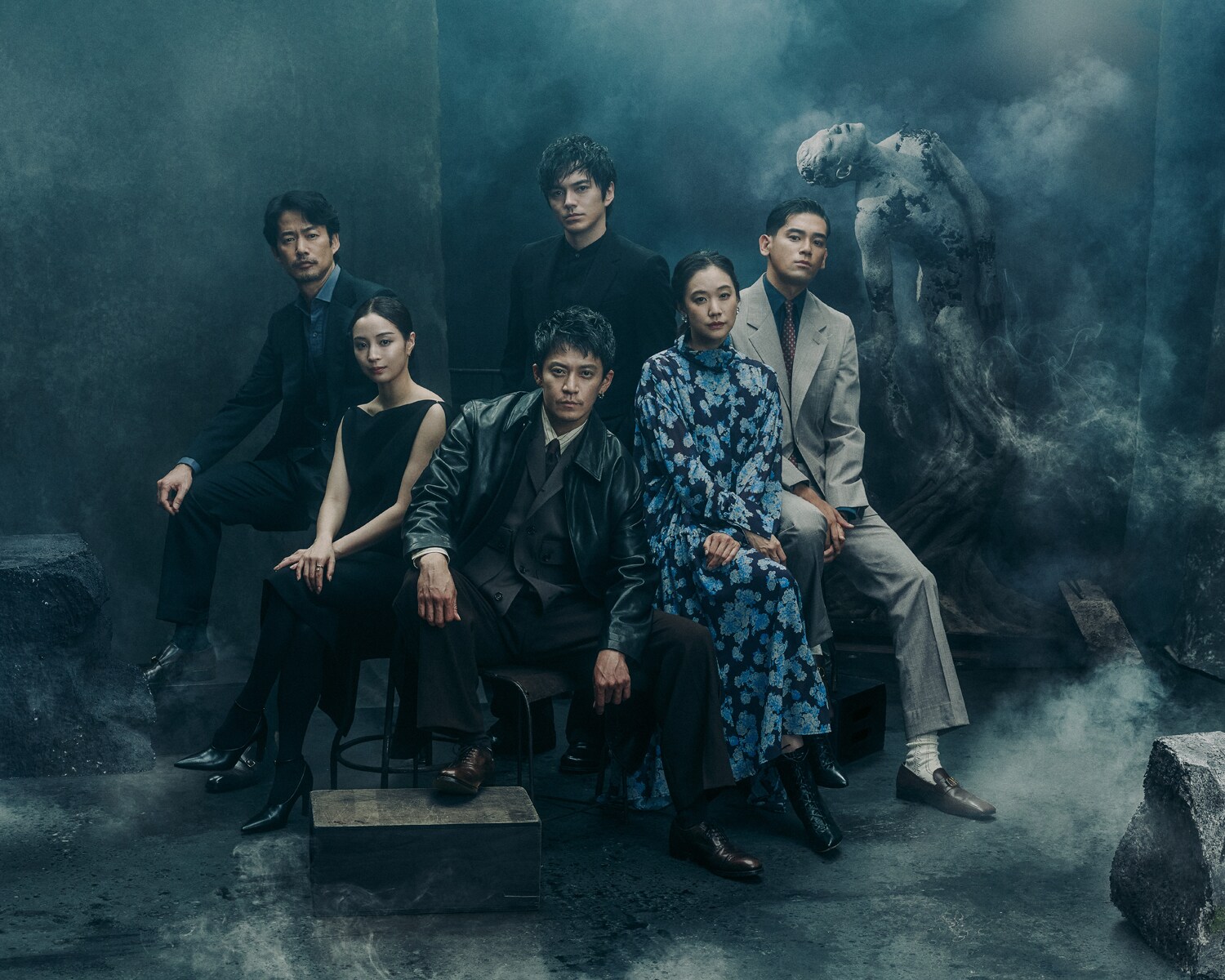 小栗旬と蒼井優が共演、Netflixシリーズ「ガス人間」撮り下ろしの新ビジュアル到着