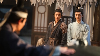 良家の御曹司・公孫離（右）。演じたのは中国ドラマ「少年春風～The First Generation～」のチャン・チェンシャオ（張宸逍）