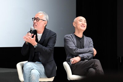 ドラマ「GTO」制作発表会見に登壇した中島悟（左）、遊川和彦（右）