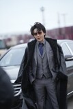 「BYE BYE LOVE 探偵はBARにいる」より、中村倫也演じる安達