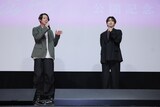 「死ねばいいのに」の舞台挨拶に登壇した草川拓弥（右）、金井純一（左）