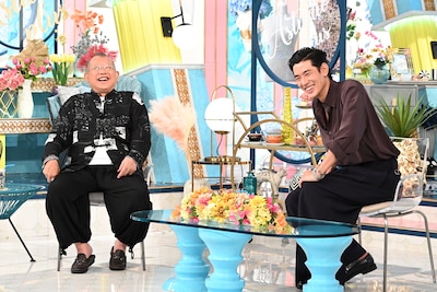 TBS系トーク番組「A-Studio+」に出演した中島歩（右）。ドラマ「Tシャツが乾くまで」で3度目の夫婦を演じる夏帆への思いも語った
