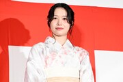 ホラー映画「口に関するアンケート」舞台挨拶に登壇したMOMONA（ME:I）