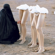 義足が空から降ってくる、アフガニスタンの現実を描いた「カンダハール」予告解禁