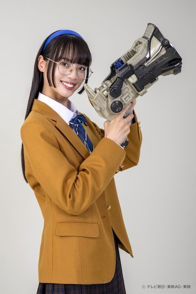 剛胆のエイル（演：三浦舞華）。シャウトが旅の中で出会う双子の新人ハンター。せっかちで負けん気の強い姉。2匹に分離できる角獣・剛角を召喚し、息の合ったコンビネーションで戦う