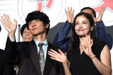 Huluオリジナルドラマ「八神瑛子 -上野中央署 組織犯罪対策課-」配信前夜祭の様子。左から高良健吾、黒木メイサ