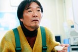 「南極料理人」場面写真。きたろう演じる金田浩（タイチョー）