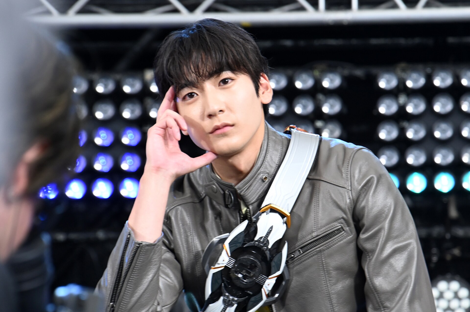仮面ライダーマイスはひざまずいて変身！秋谷郁甫「誠心誠意作品に向き合っています」