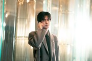 事故で医師の道を断念し、ビジネスの世界に転身した御曹司リン・ユーセン。演じたのは中国ドラマ「家族の名において」「君子盟」のソン・ウェイロン（宋威龍）