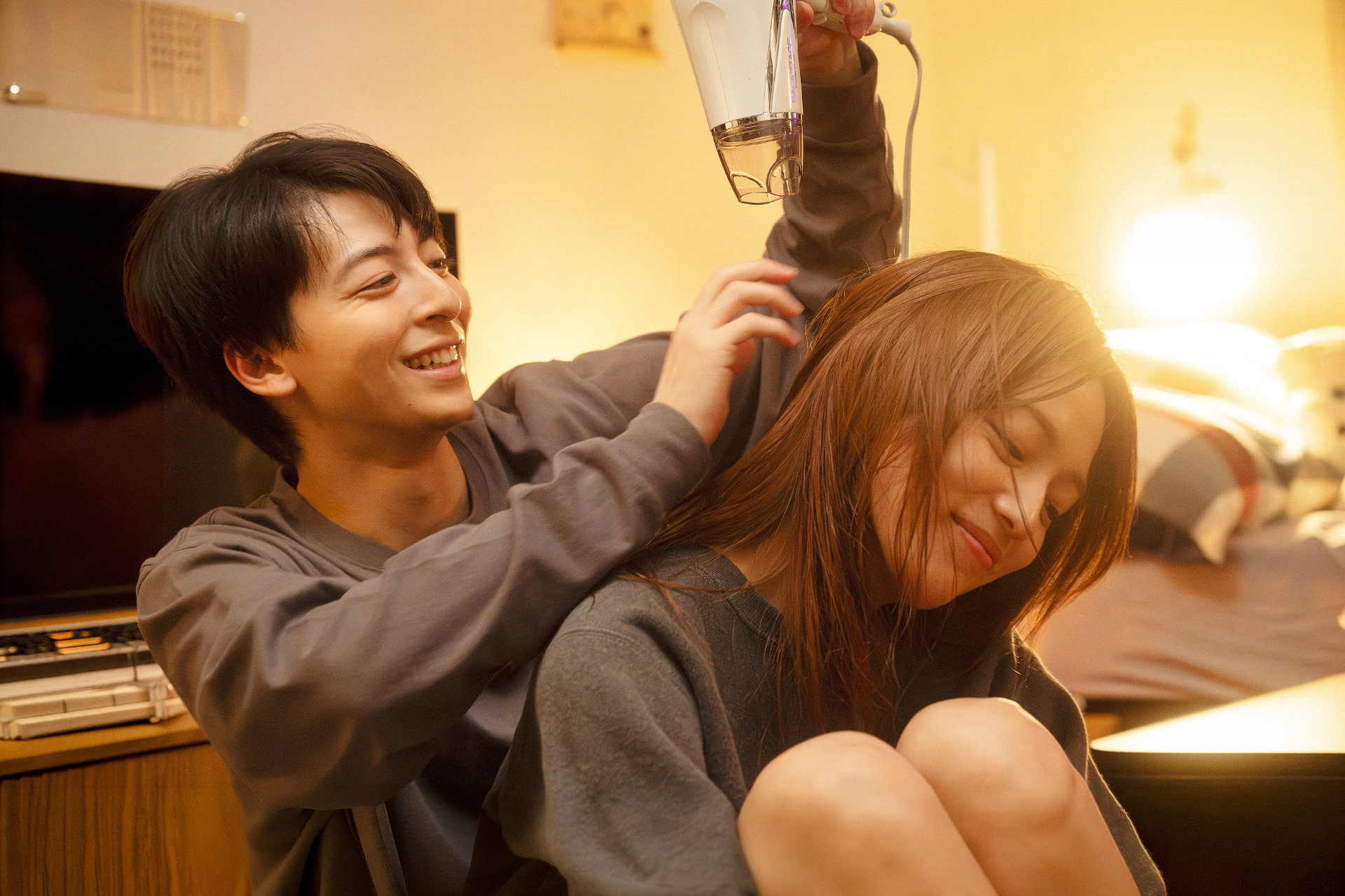 川口春奈が高杉真宙と大切な日々紡ぐ「ママせか」新写真、森田望智・松本穂香・中島瑠菜も