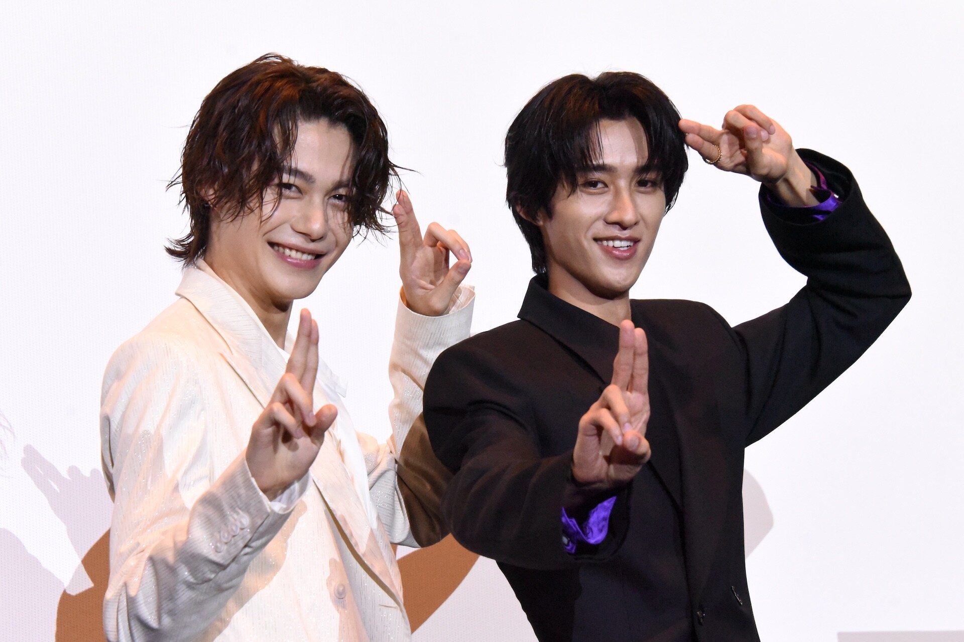 M!LK曽野舜太、映画「仮面ライダーゼッツ」に“艶”を与える　今井竜太郎と変身ポーズ披露