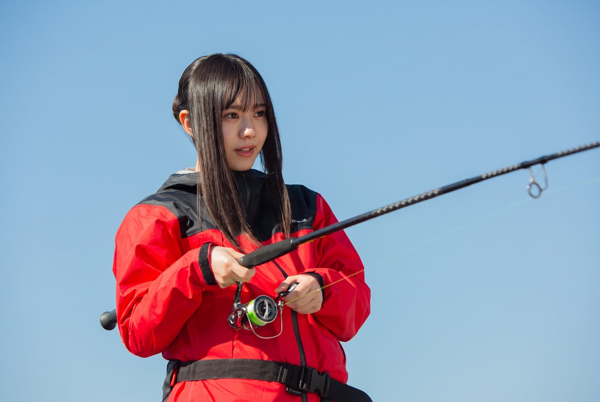 えびちゅう仲村悠菜が実写映画「つりこまち」主演、釣りで五輪金メダルを目指す女子高生に
