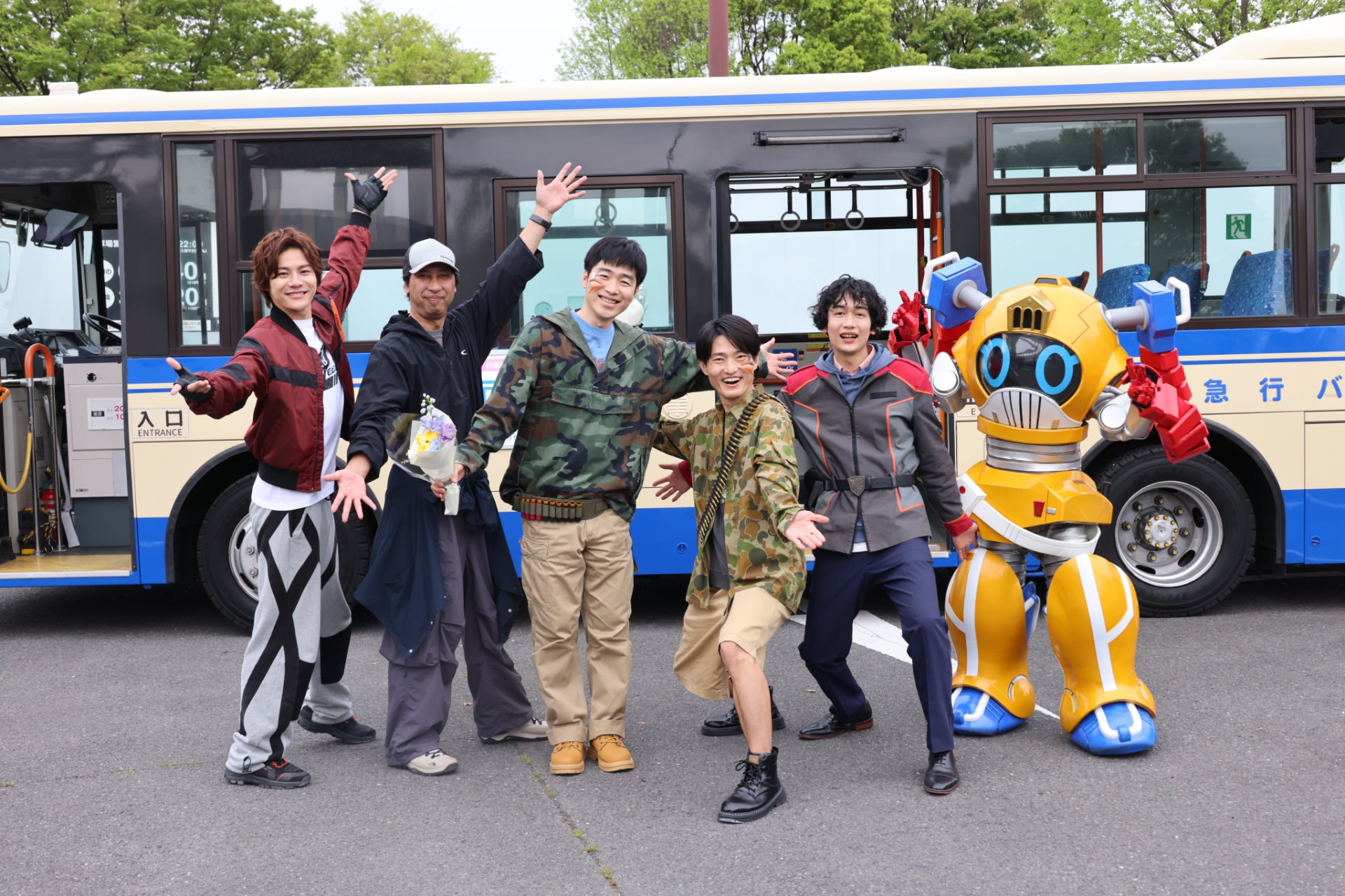 映画「超宇宙刑事ギャバン インフィニティ」出演のジャルジャル、笑顔