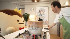 遠藤憲一が王様プリンに見守られながらプリン作り、「アイドリッシュセブン」四葉環の依頼で