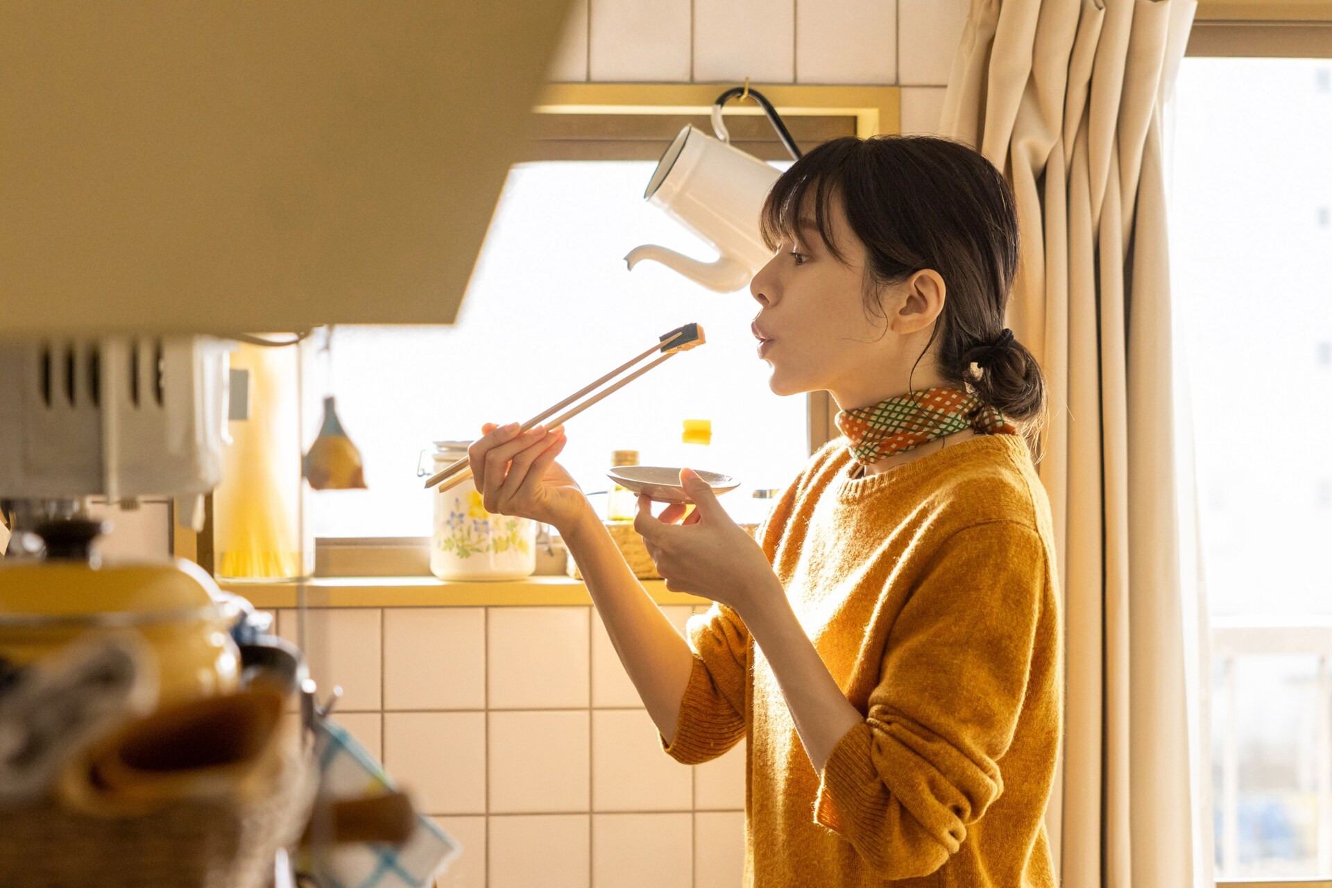 桜井ユキが宮沢氷魚に感謝、NHK特集ドラマ「しあわせは食べて寝て待て」撮影を語る【インタビュー】
