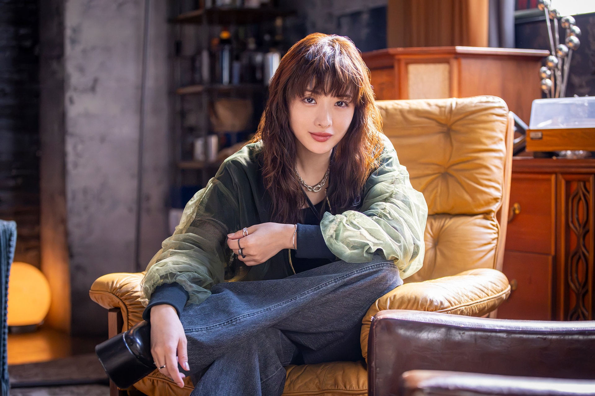 石原さとみが新ドラマ「ポリティカルパン」で野木亜紀子と再タッグ、政治の金を狙う怪盗に