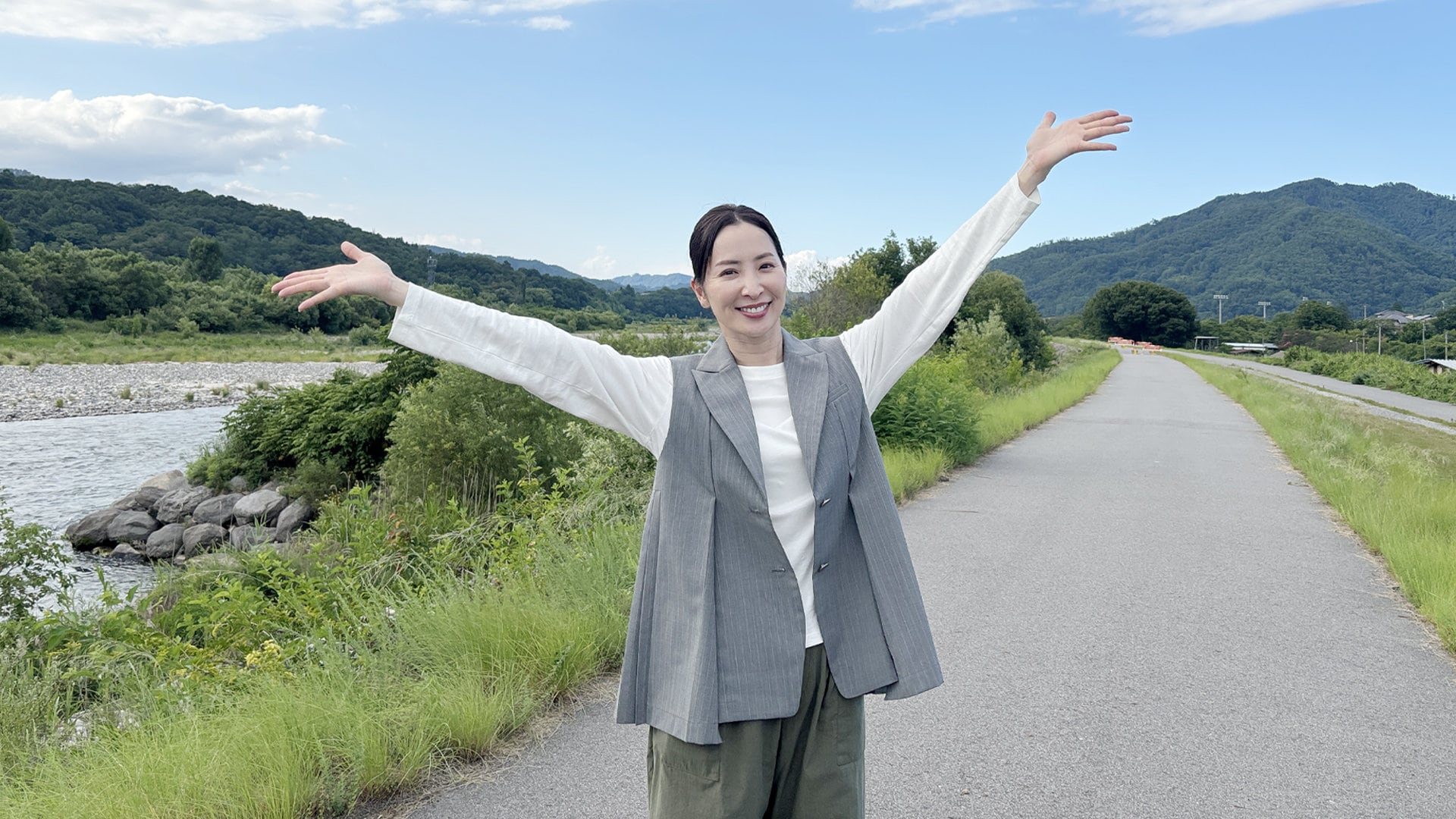 俳優・真飛聖が夏の長野県で蕎麦＆わさび丼を堪能、語りは仲良しの瀬戸
