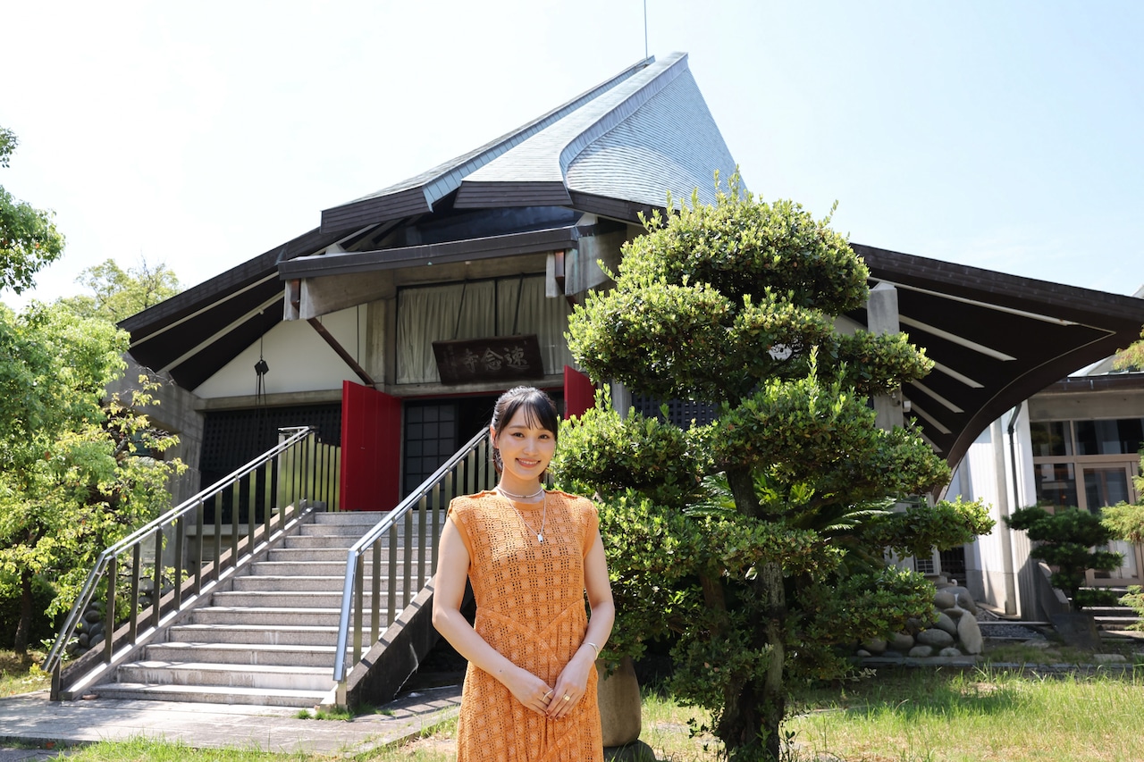 大河ドラマ「豊臣兄弟!」まつ役の菅井友香、前田氏ゆかりの地・前田速念寺へ(イベントレポート / 写真15枚) - 映画ナタリー