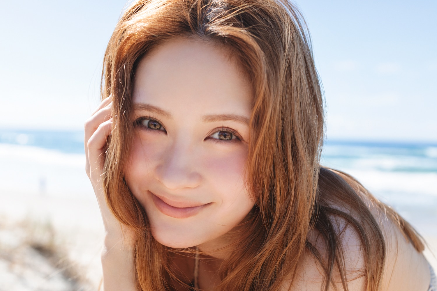 畑芽育のセカンド写真集発売、オーストラリアで楽しむ“まんまなめい”がたっぷり