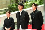 左から伊藤沙莉、大泉洋、山下智久