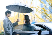 中国ドラマ「輝く太陽のように」場面写真。「プラチナの恋人たち」や「マイ・サンシャイン～何以笙簫默～」の原作者であり“青春恋愛小説の女王”と評されるグーマン（顧漫）が原作と脚本を手がけた