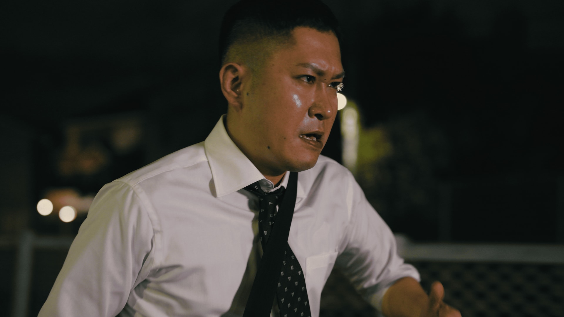 帰りたいのに帰れない！「オデュッセイア」特別映像にドンデコルテ渡辺銀次が出演